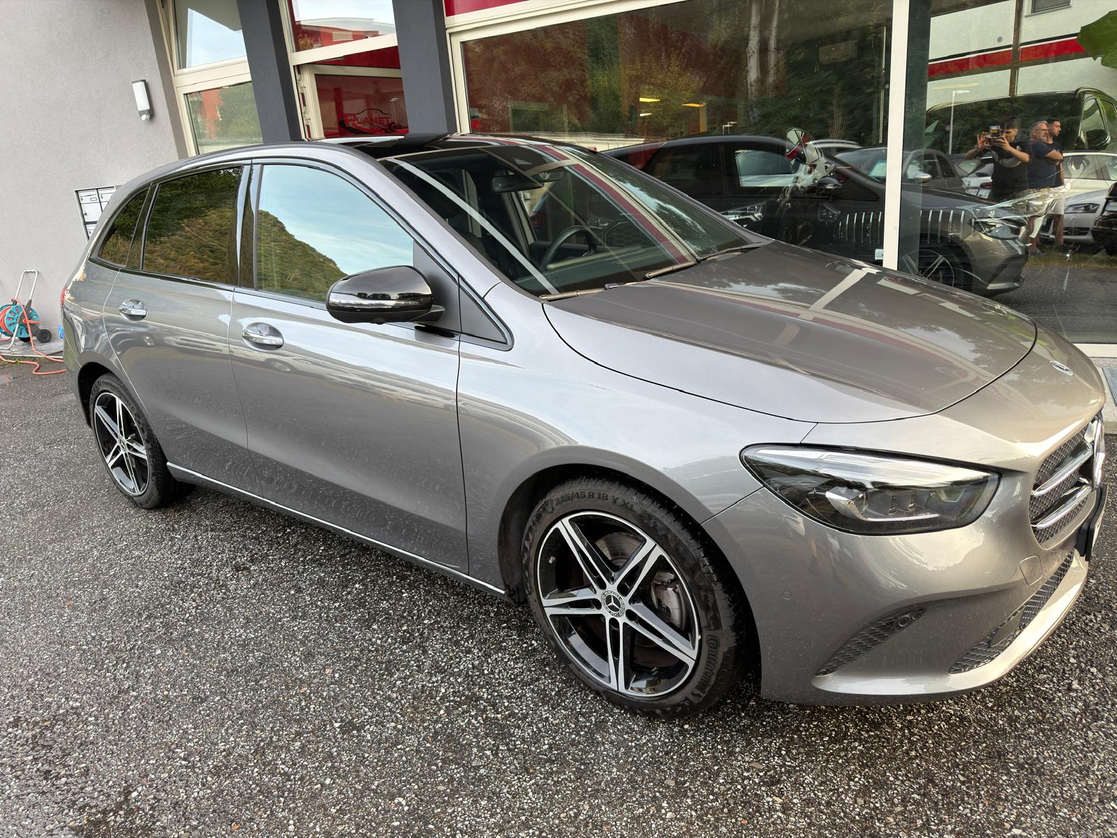 MERCEDES-BENZ B 200 d Night Star 8G-DCT-showroom-element-3