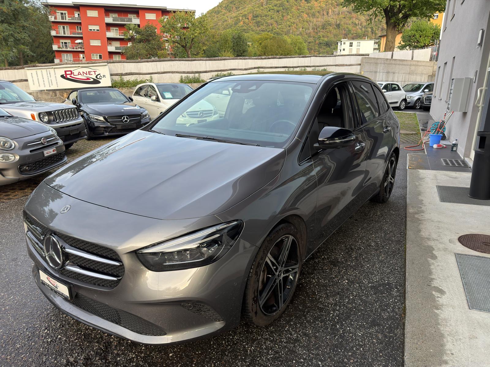 MERCEDES-BENZ B 200 d Night Star 8G-DCT-image-4