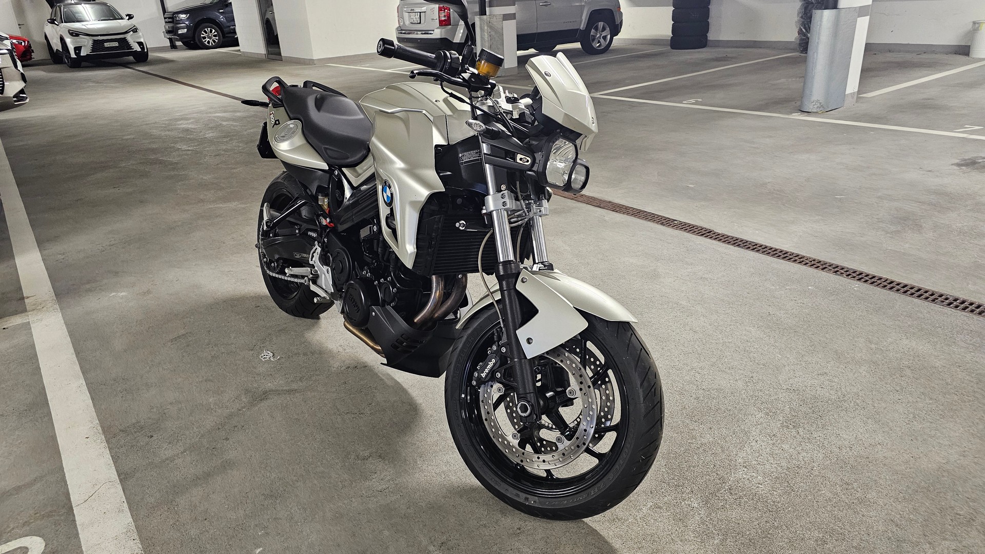 BMW F 800 R-image-9