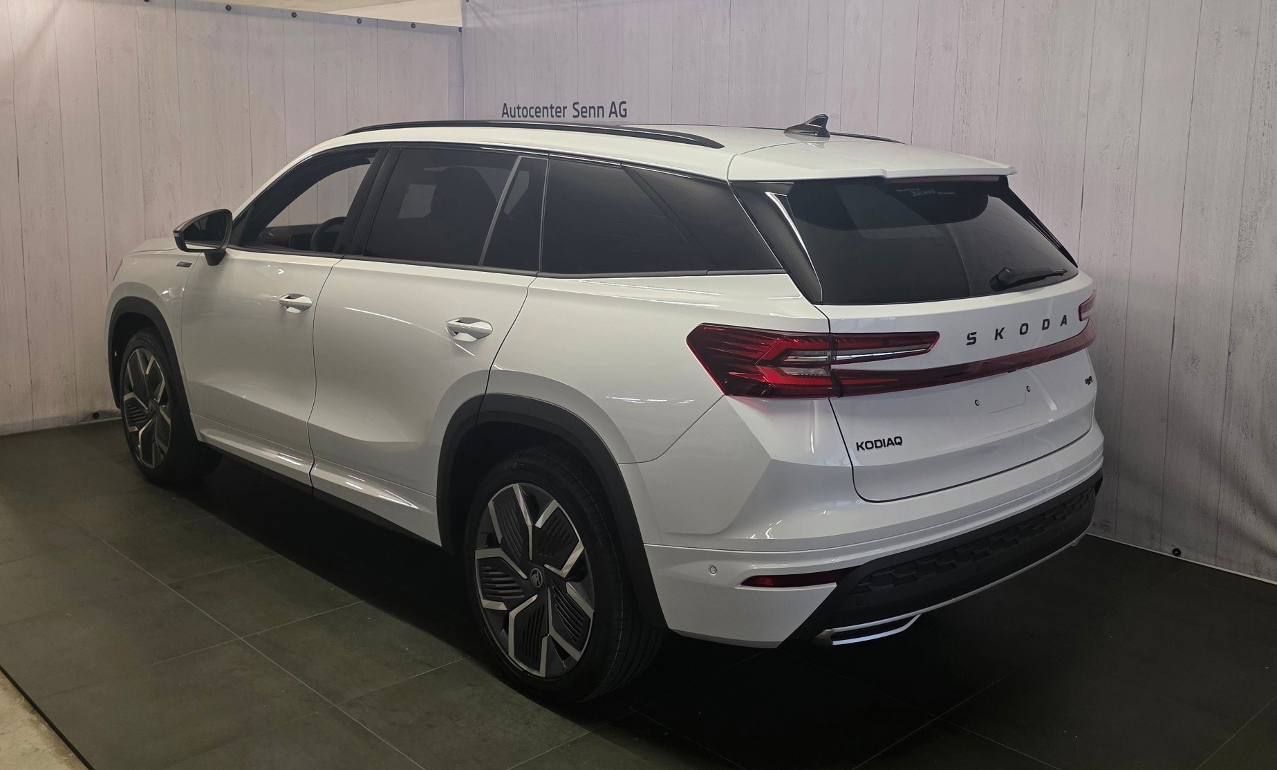 SKODA Kodiaq 2.0 TSI Sportline 4x4-showroom-element-3