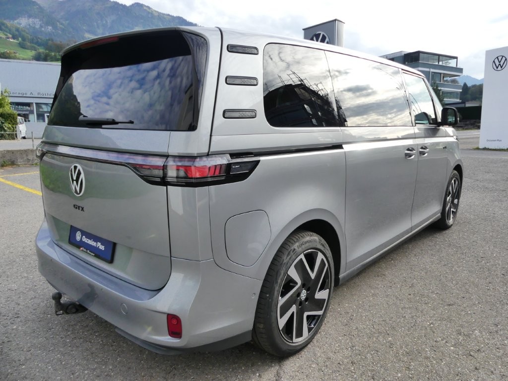 VW ID.Buzz LWB GTX 4 Motion-image-4