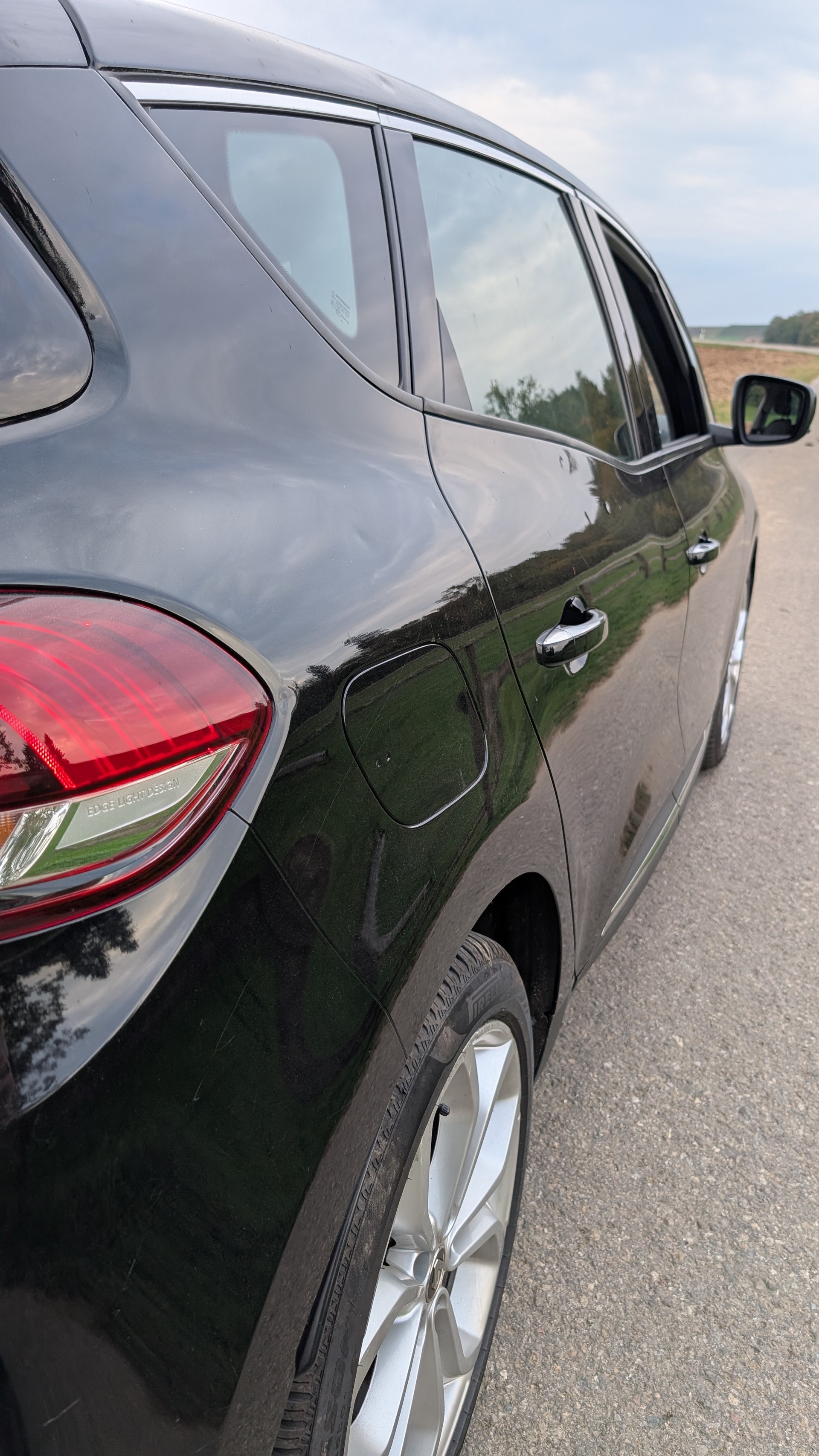 RENAULT Scénic 1.8 dCi Zen-image-10