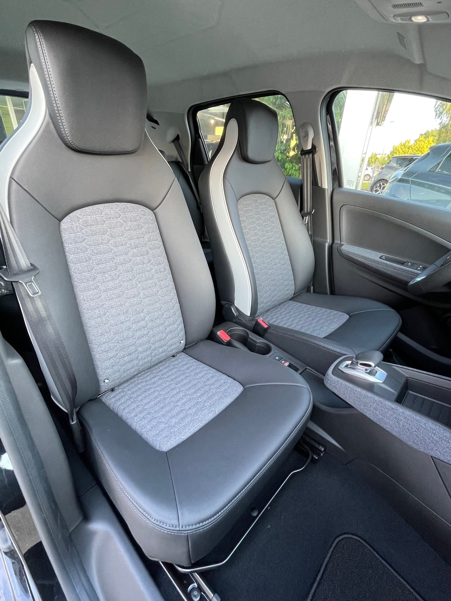 RENAULT Zoe Intens R135 (incl. Batterie)-image-6