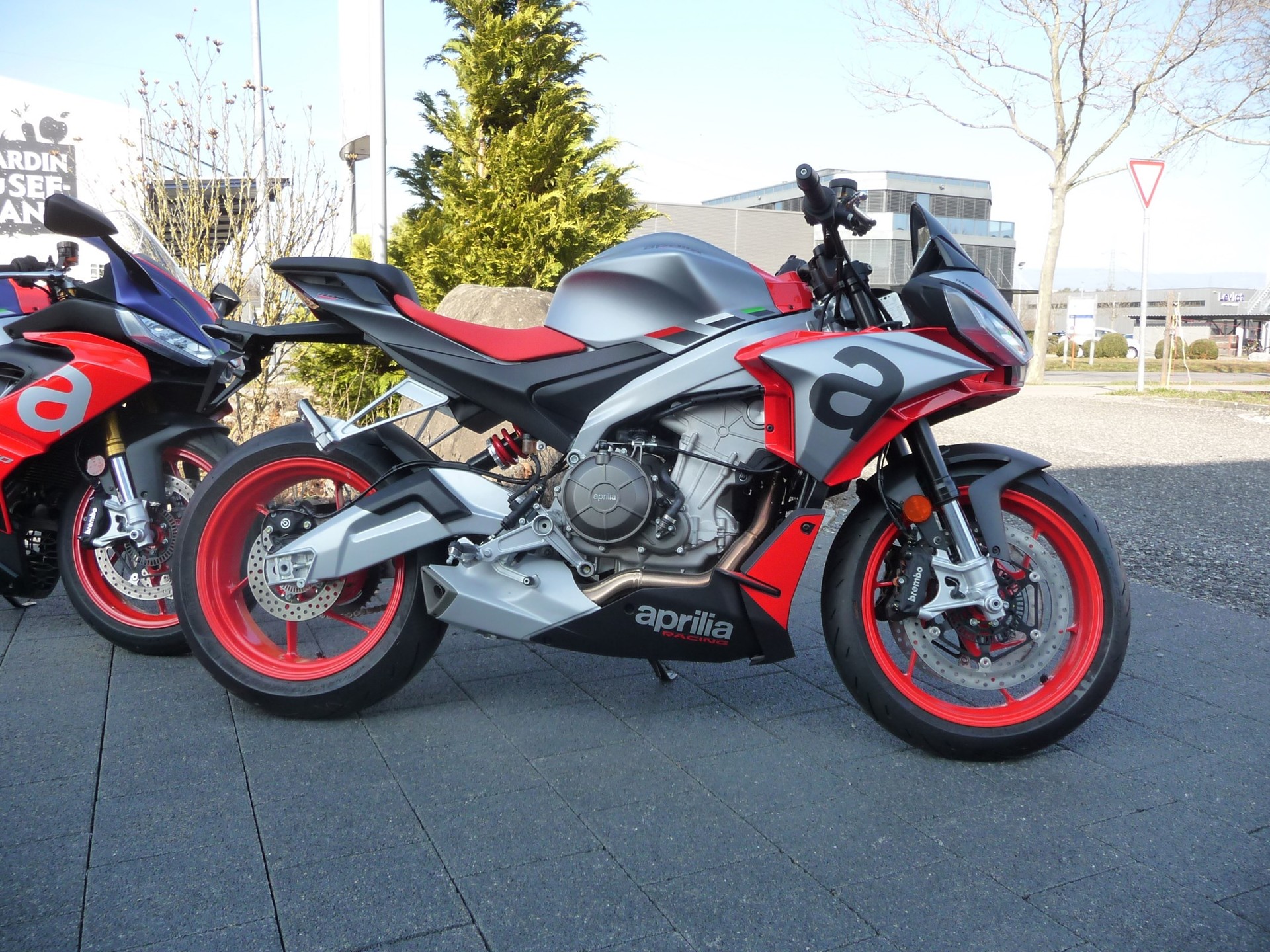APRILIA Tuono 660-image-1