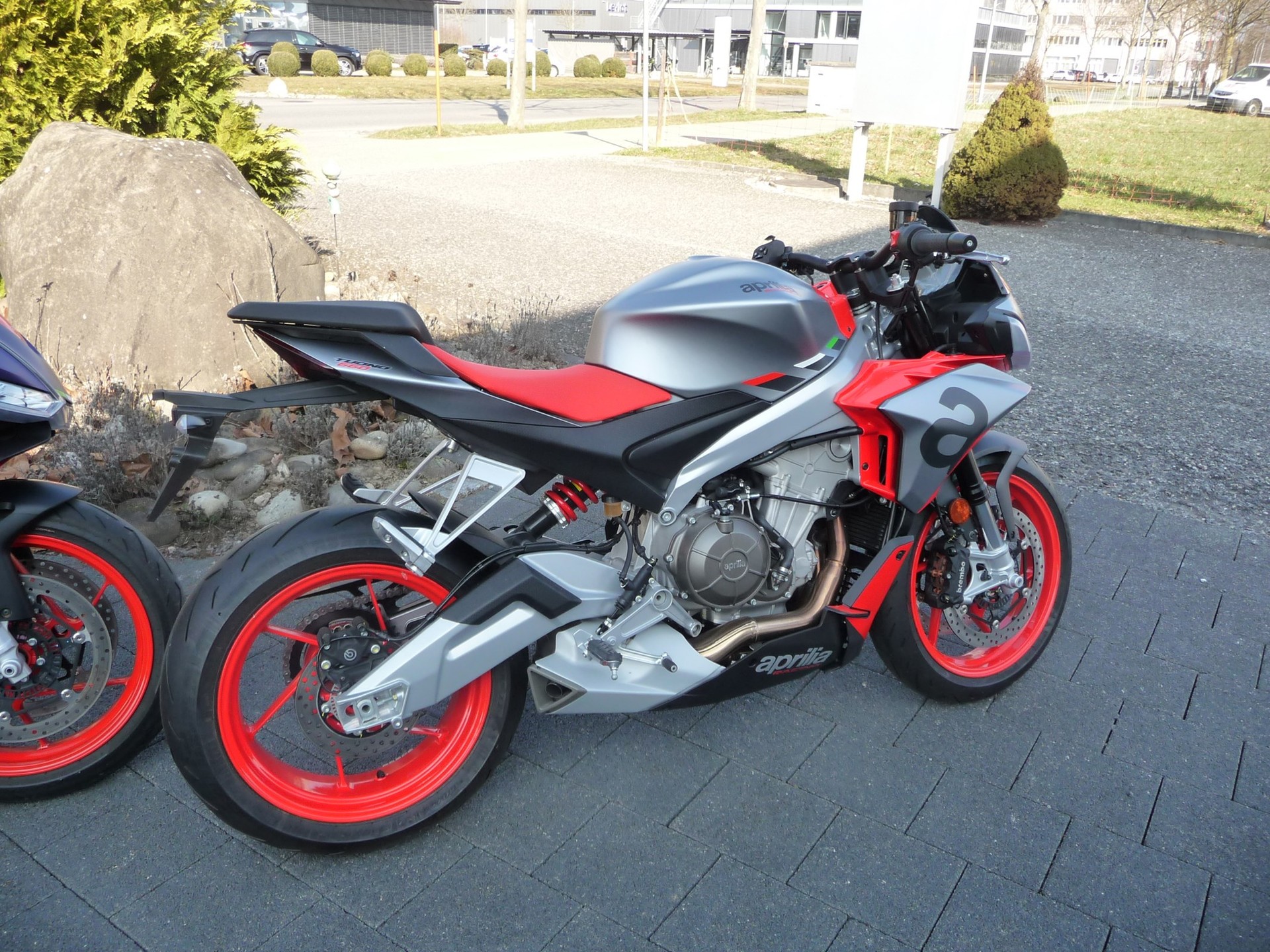 APRILIA Tuono 660-image-2