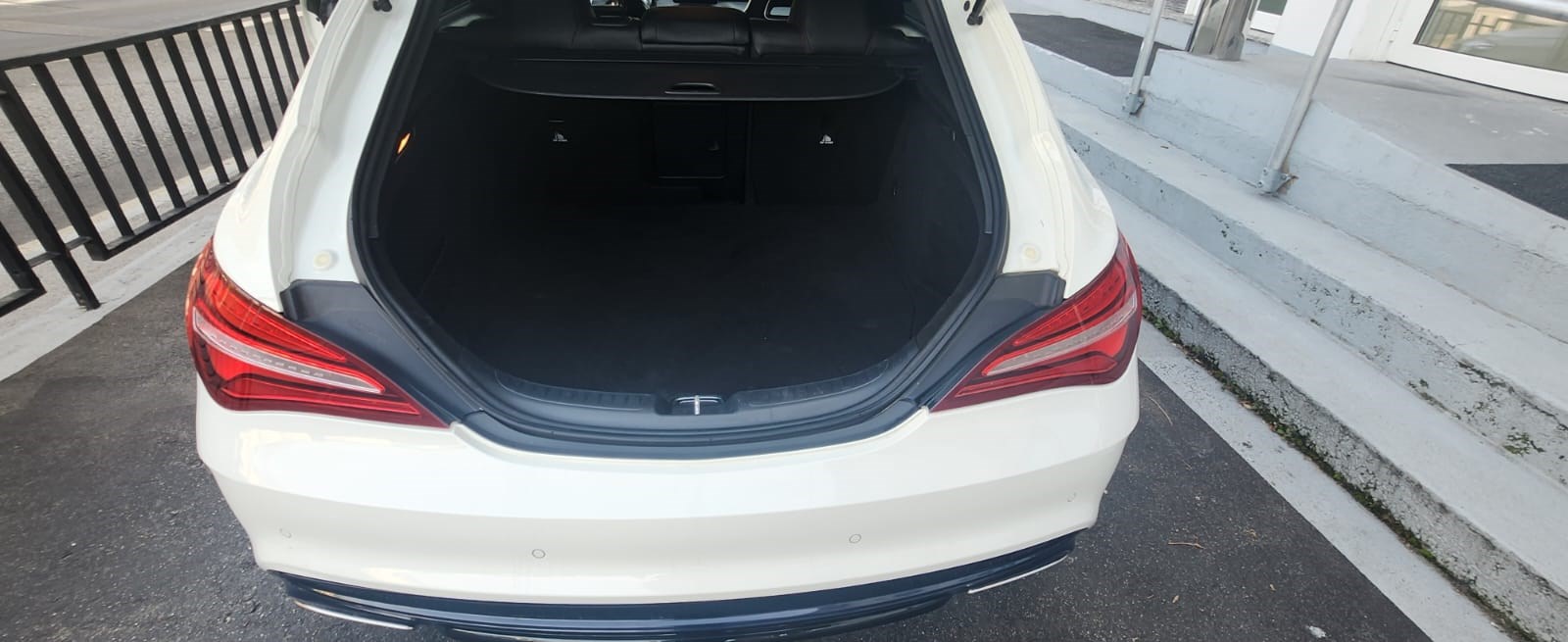 MERCEDES-BENZ CLA Shooting Brake 200 d AMG Line 4Matic 7G-DCT-image-11