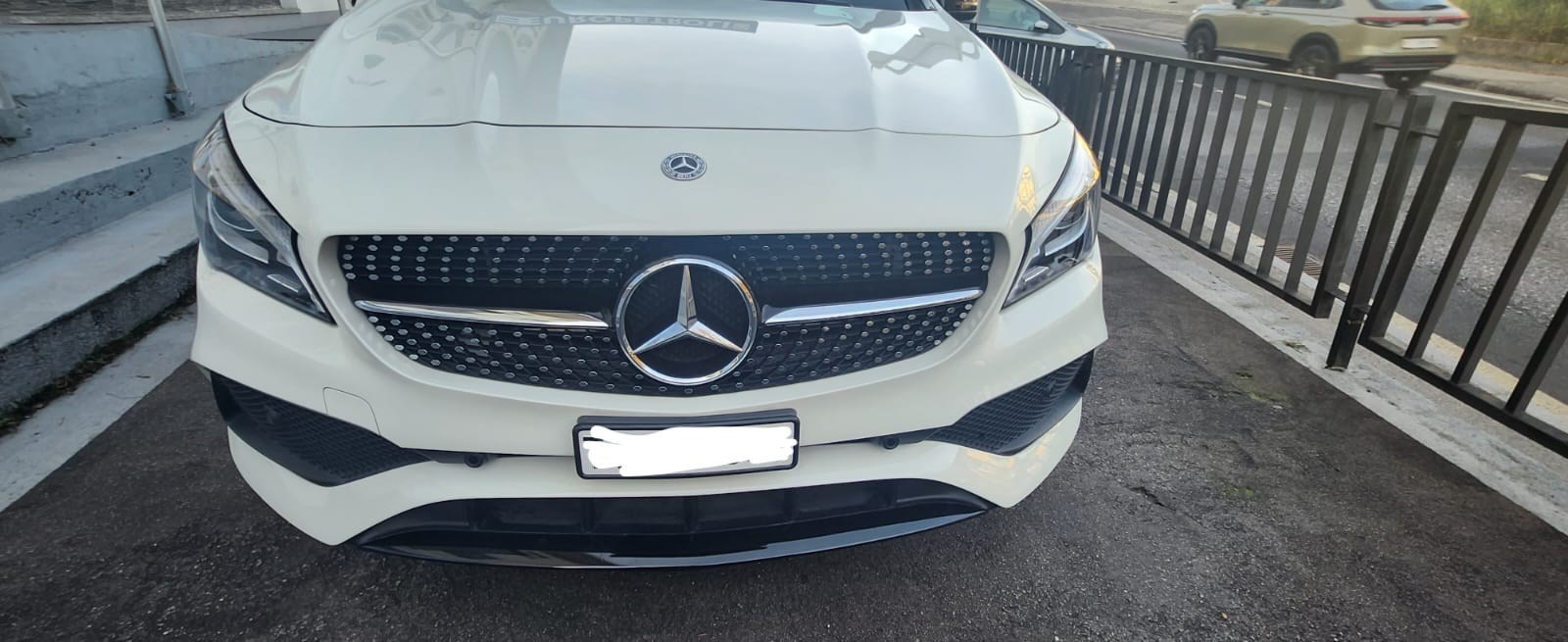 MERCEDES-BENZ CLA Shooting Brake 200 d AMG Line 4Matic 7G-DCT-image-2