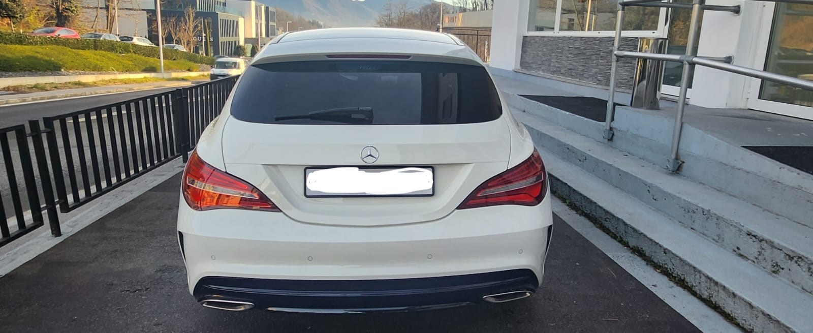 MERCEDES-BENZ CLA Shooting Brake 200 d AMG Line 4Matic 7G-DCT-image-5