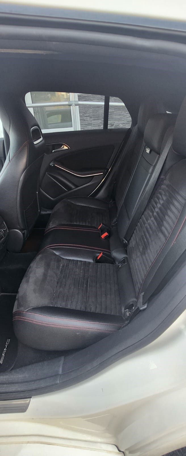 MERCEDES-BENZ CLA Shooting Brake 200 d AMG Line 4Matic 7G-DCT-image-9