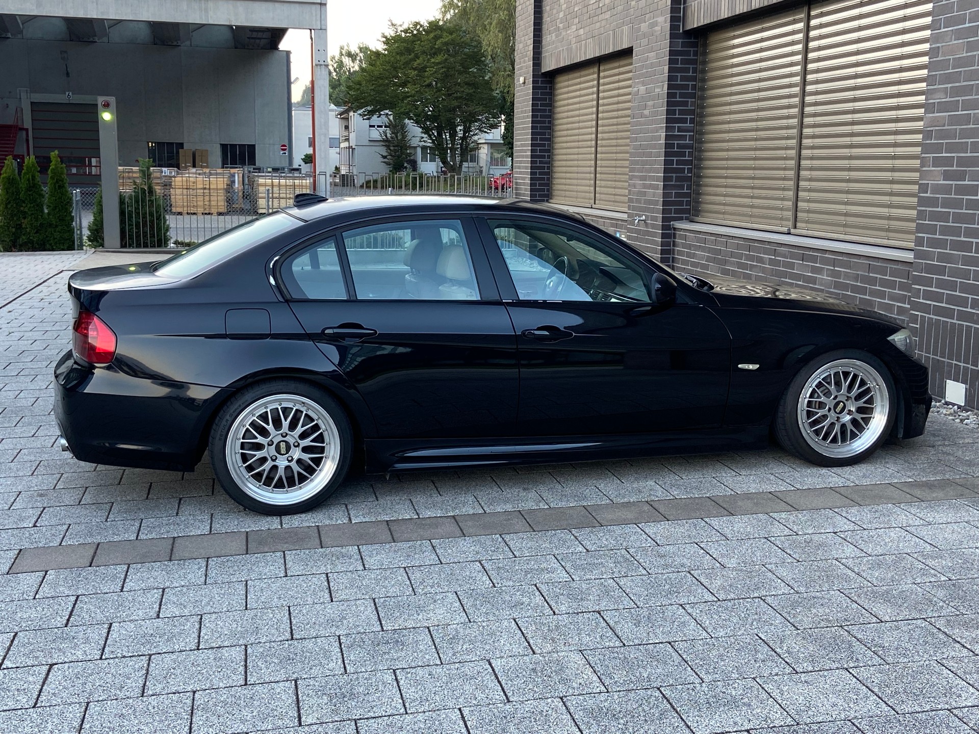 BMW 335i Steptronic-image-9