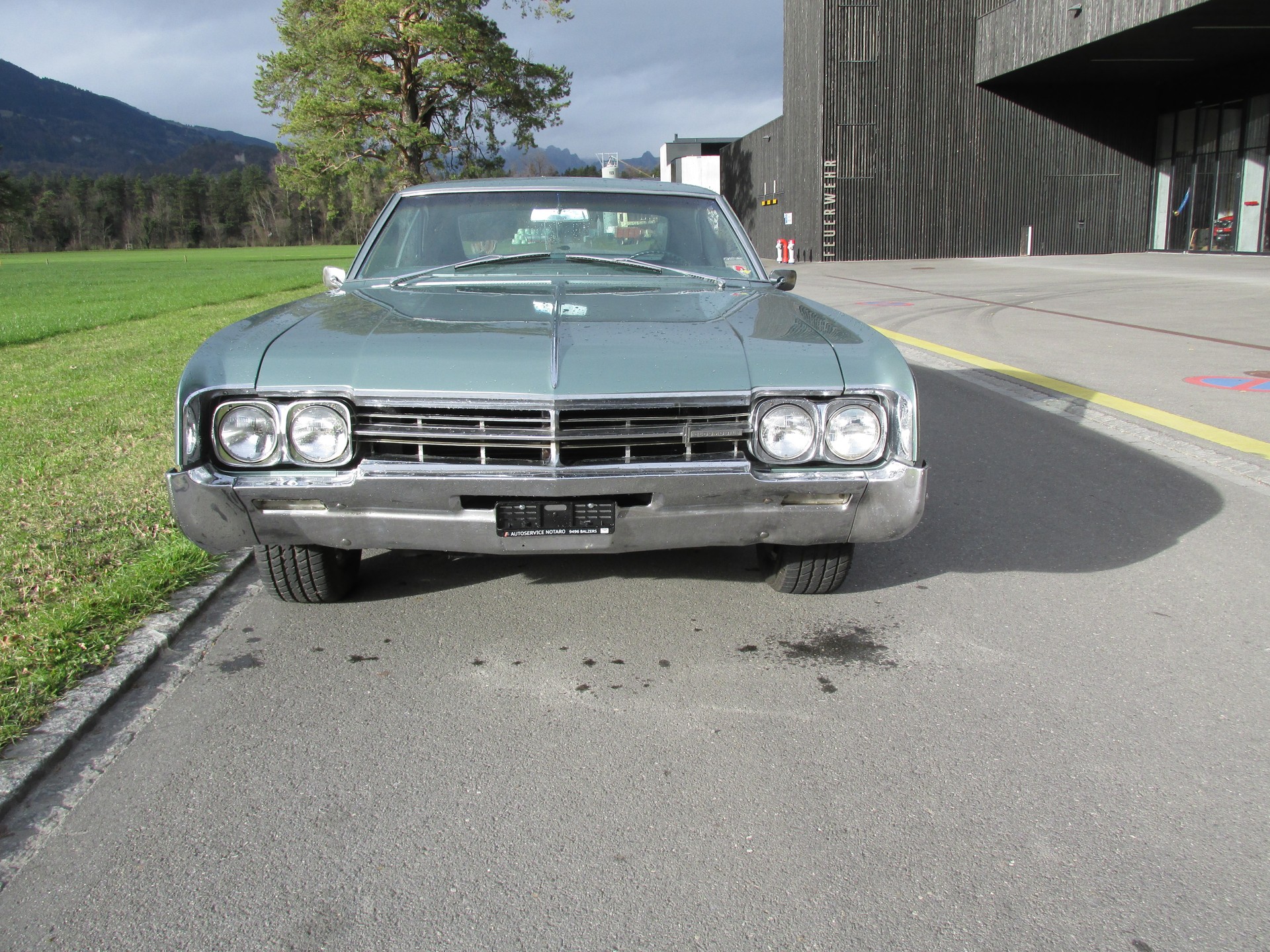 OLDSMOBILE Jetstar 88-image-9