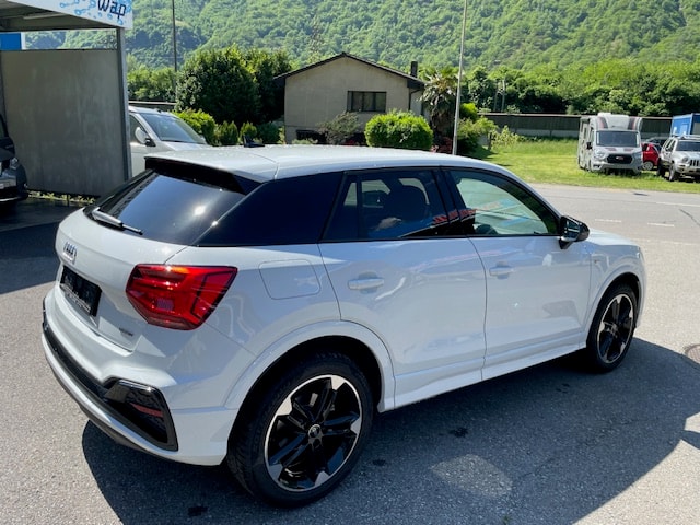 AUDI Q2 40 TFSI S line quattro S-tronic-image-3