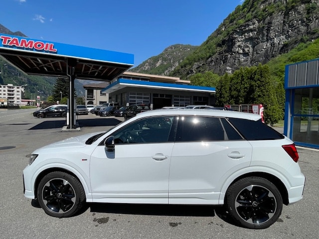 AUDI Q2 40 TFSI S line quattro S-tronic-image-6