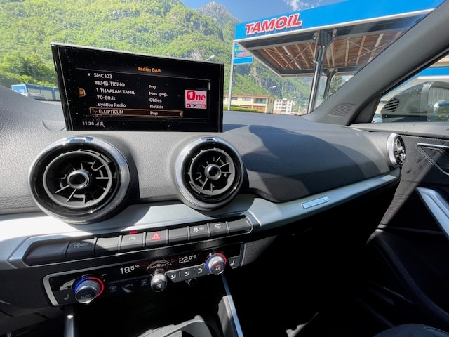 AUDI Q2 40 TFSI S line quattro S-tronic-image-14