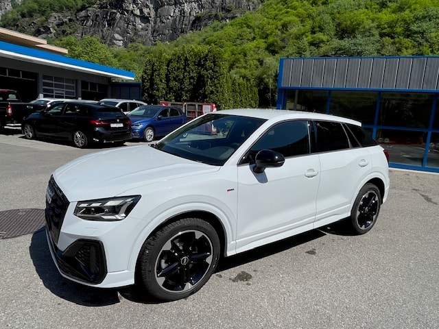 AUDI Q2 40 TFSI S line quattro S-tronic-image-2