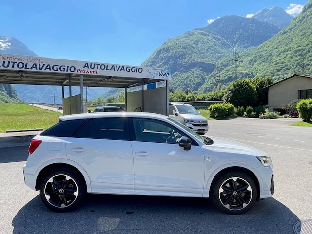 AUDI Q2 40 TFSI S line quattro S-tronic-image-5