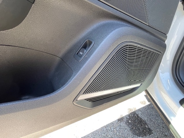 AUDI Q2 40 TFSI S line quattro S-tronic-image-12