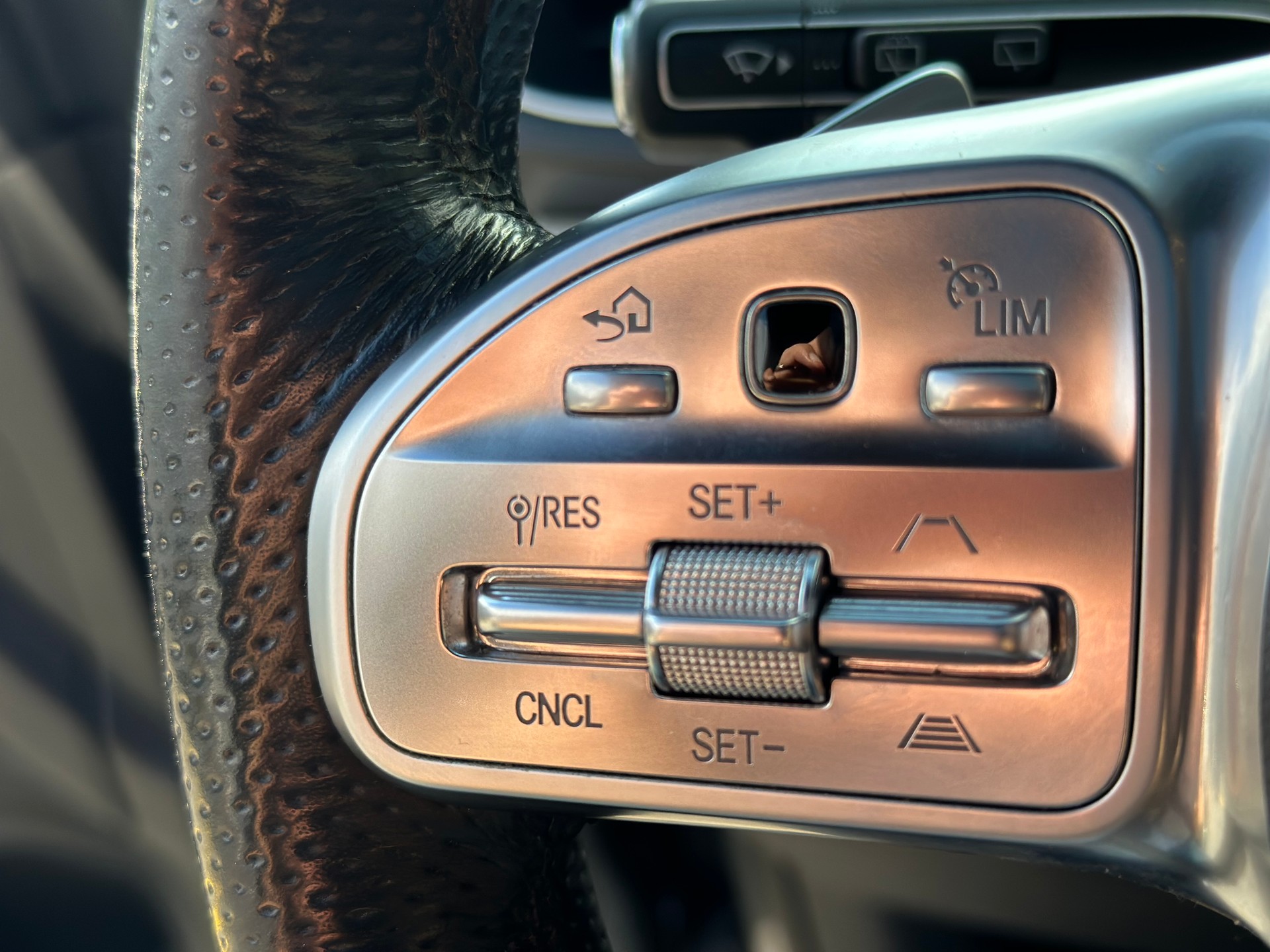 MERCEDES-BENZ GLE 400 d 4Matic AMG Line 9G-Tronic-image-27