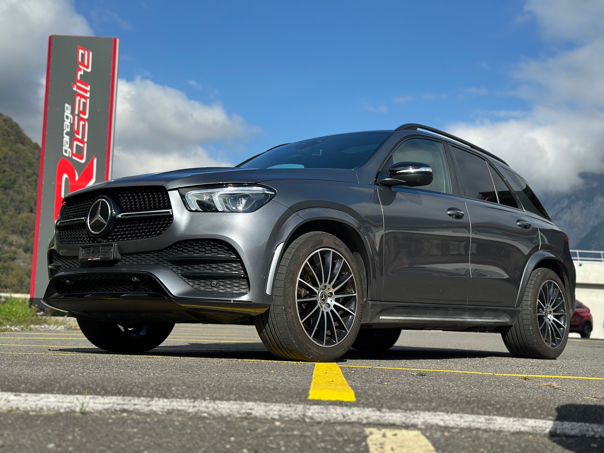 MERCEDES-BENZ GLE 400 d 4Matic AMG Line 9G-Tronic-showroom-element-1