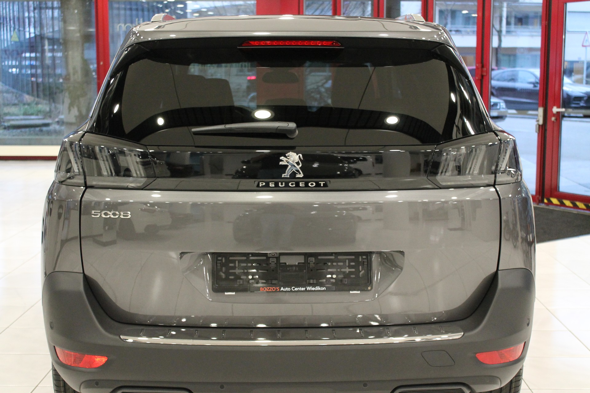 PEUGEOT 5008 1.5 BlueHDi Allure Pack EAT8-image-5