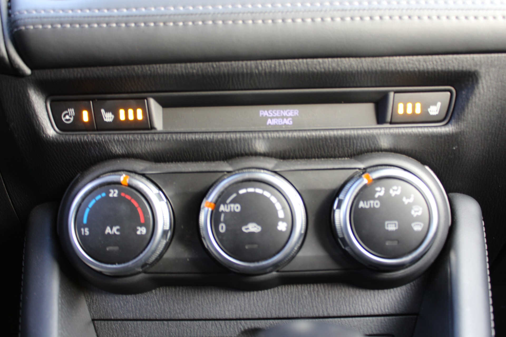 MAZDA CX-3 SKYACTIV-G 121 Revolution FWD Automat - "Tempomat Adaptatif * GPS * Caméra de Recuil * Sièges/Volant Chauffant"-image-15