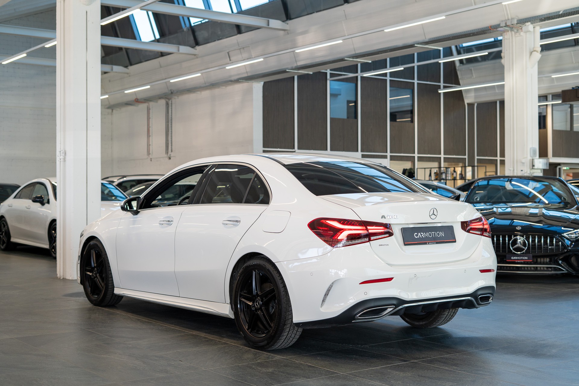 MERCEDES-BENZ A 180 AMG Line Limousine-image-6