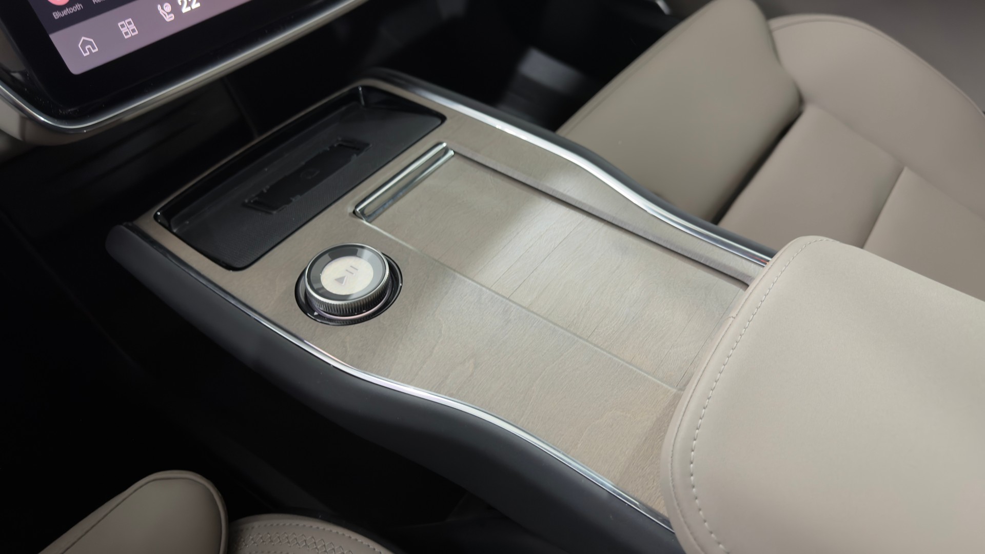 VOLVO EX90 Twin Plus AWD-image-13