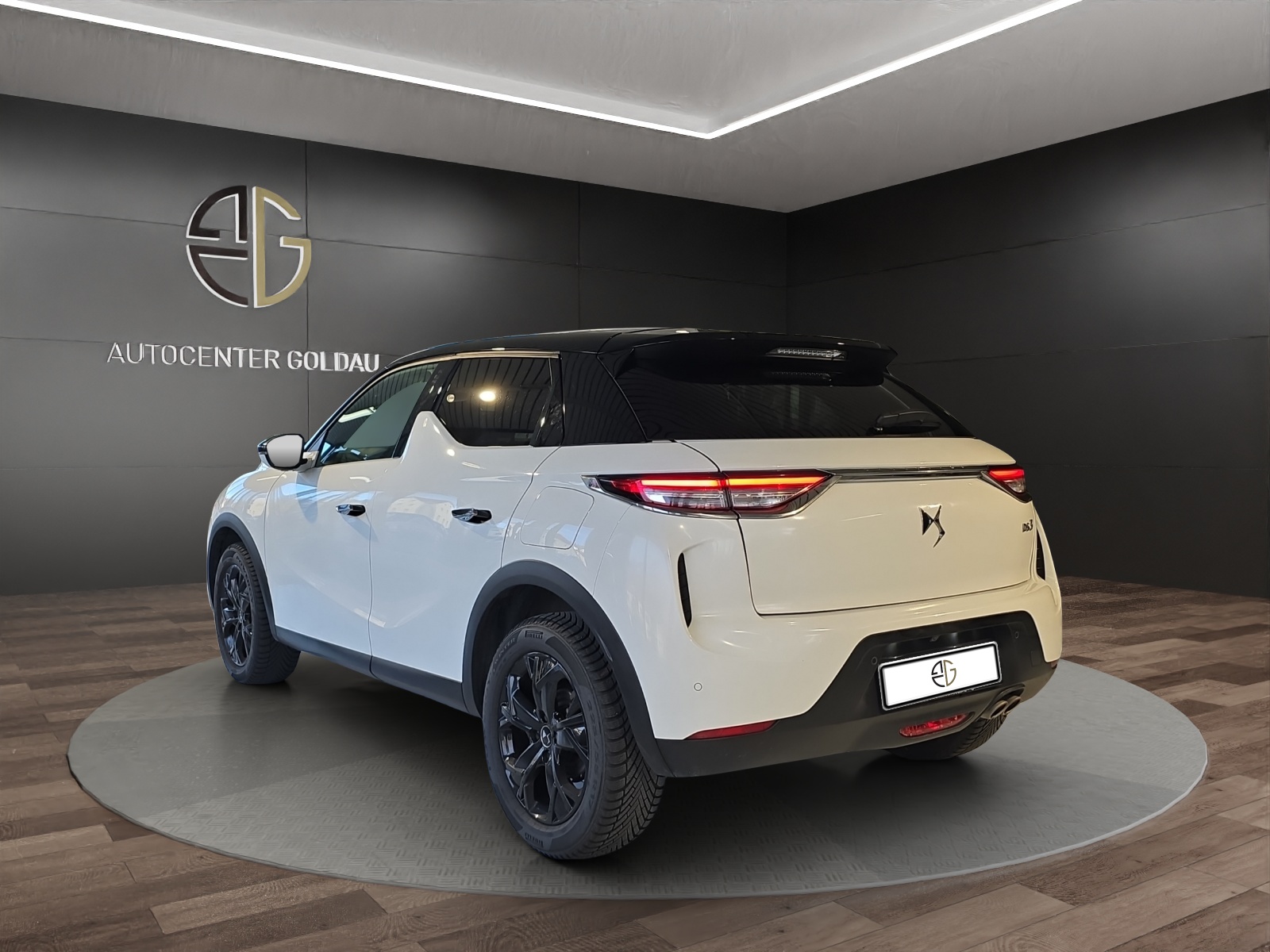 DS AUTOMOBILES DS 3 Crossback 1.2 PureTech Club EAT8-showroom-element-1