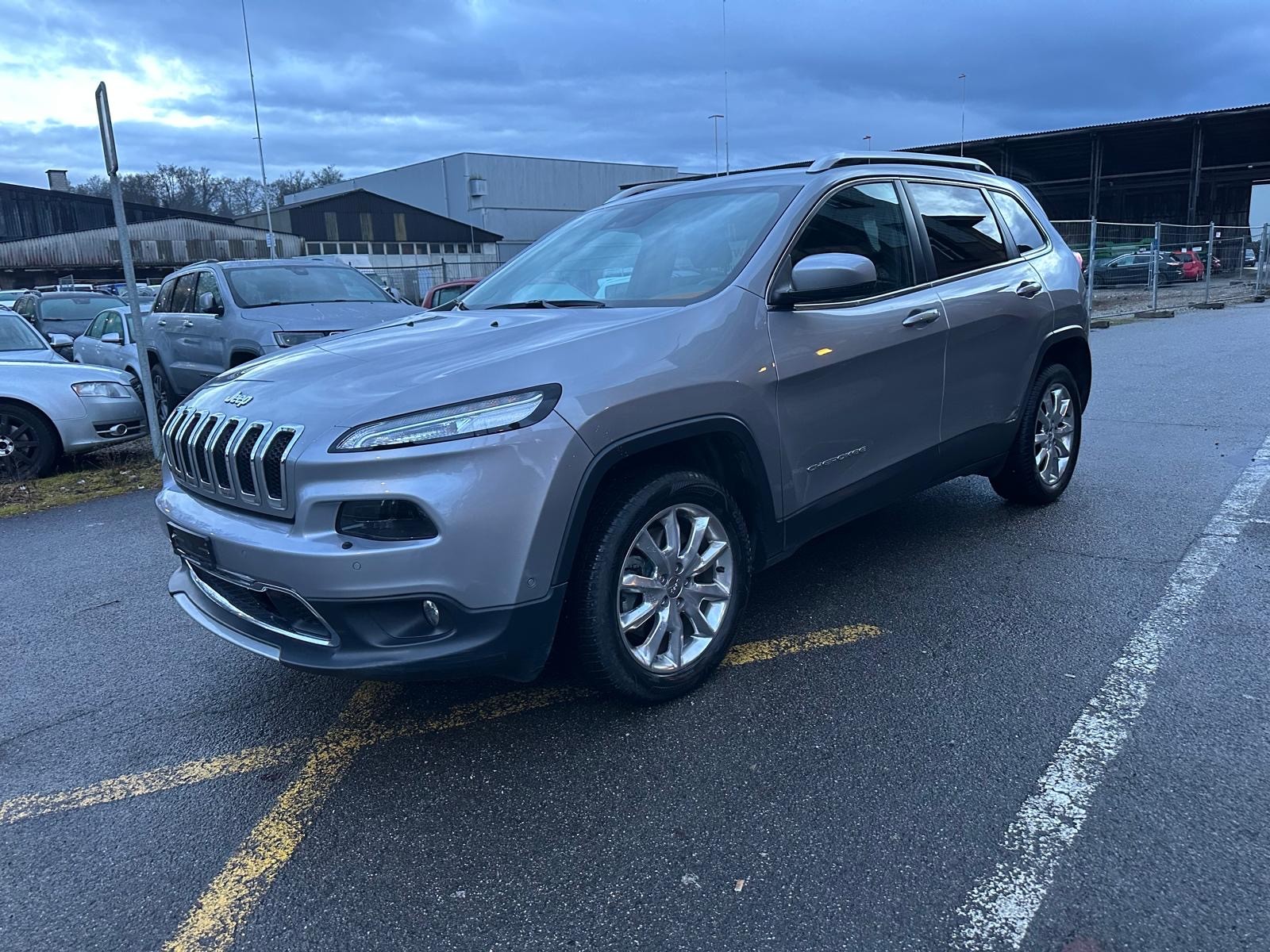 JEEP Cherokee 2.2TD Limited AWD 9ATX-showroom-element-1