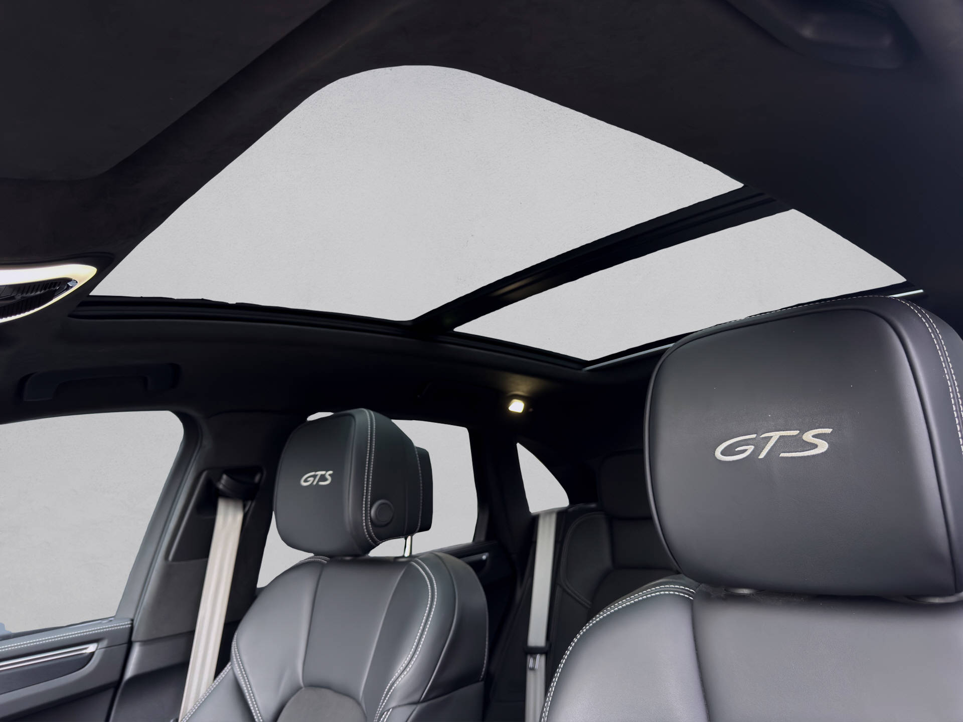 PORSCHE Macan GTS-image-14