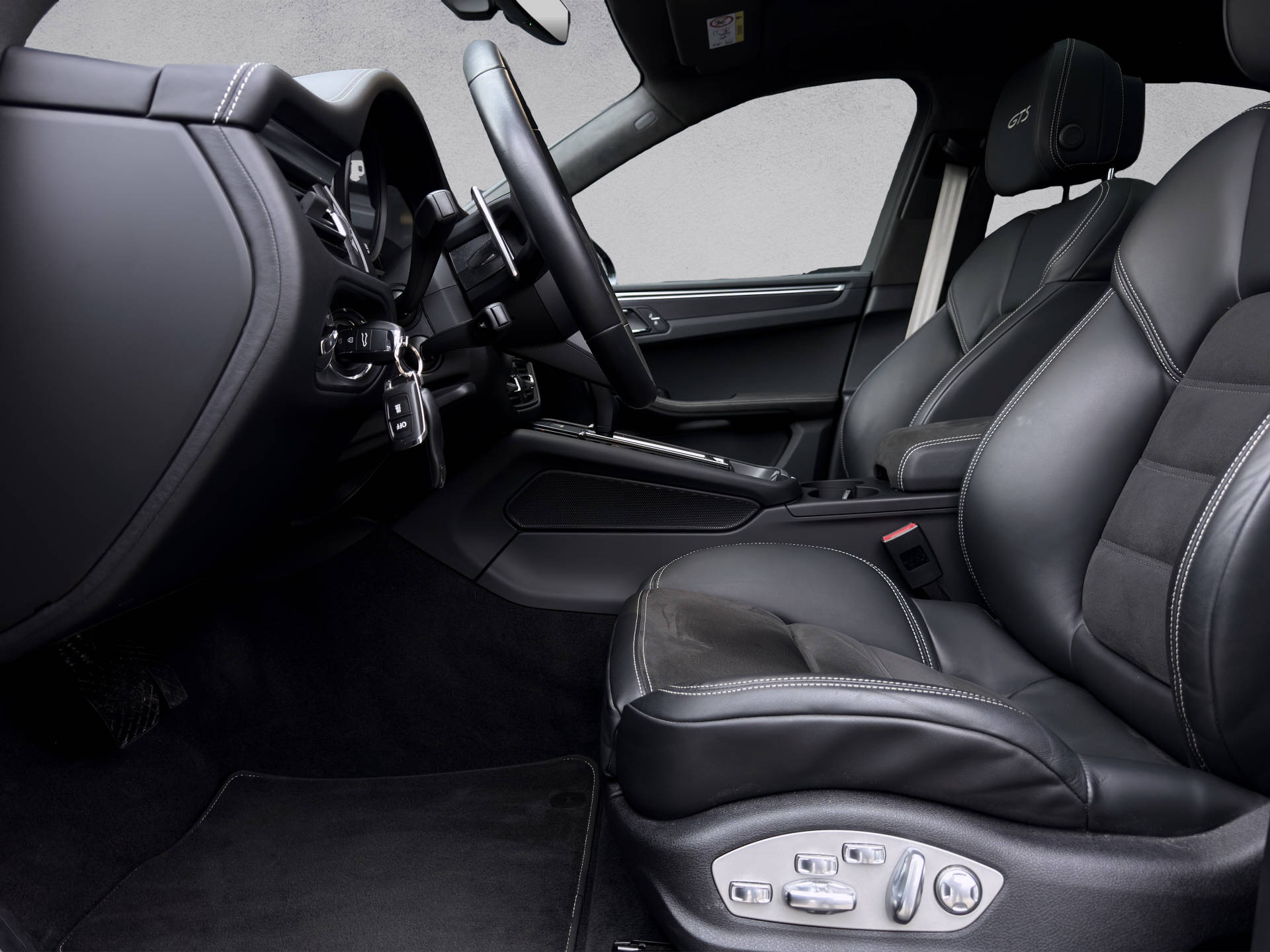 PORSCHE Macan GTS-image-6