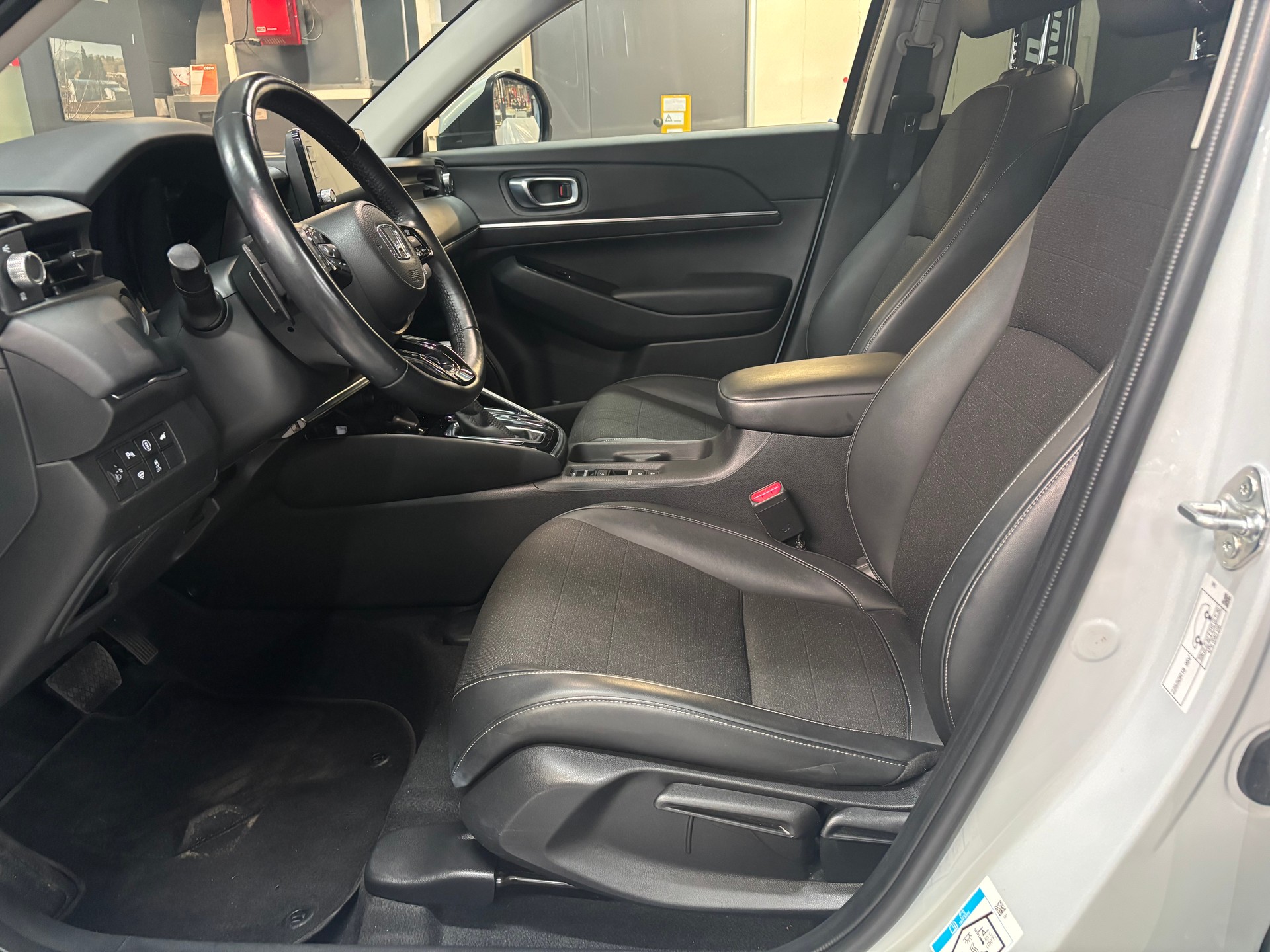 HONDA HR-V 1.5i-MMD Elegance CVT-image-8