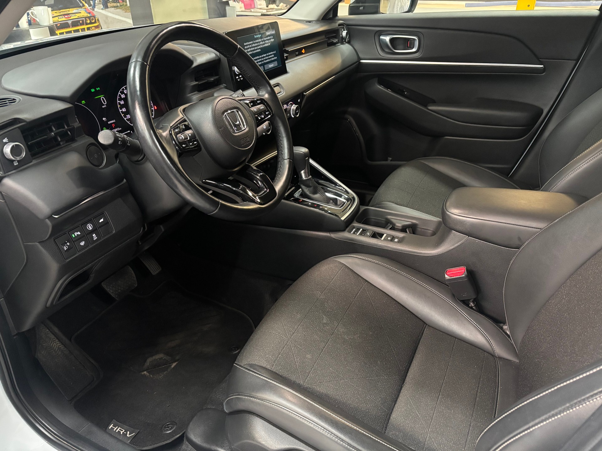 HONDA HR-V 1.5i-MMD Elegance CVT-image-9
