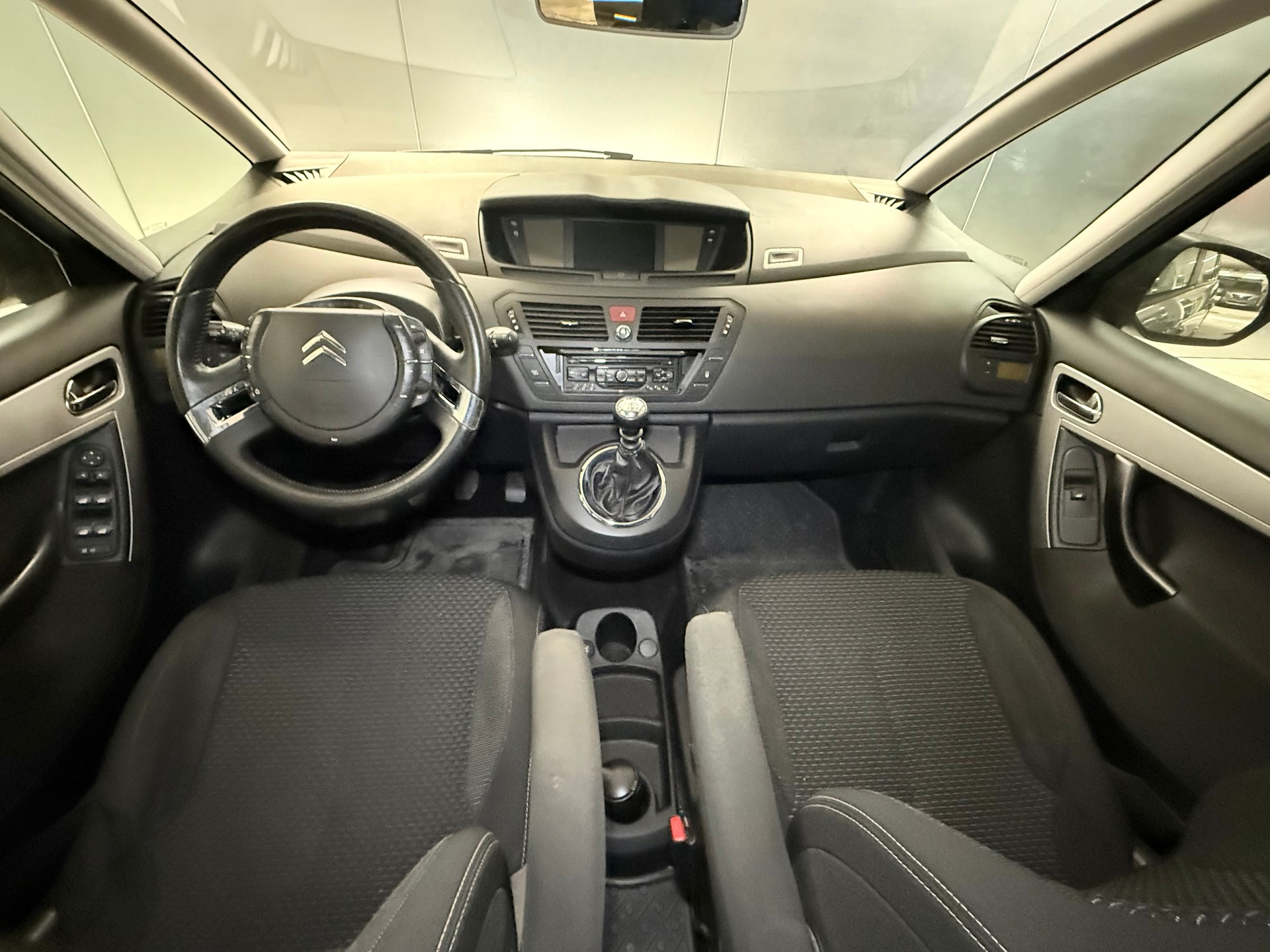 CITROEN Grand C4 Picasso 2.0 HDI Dynamique-image-9