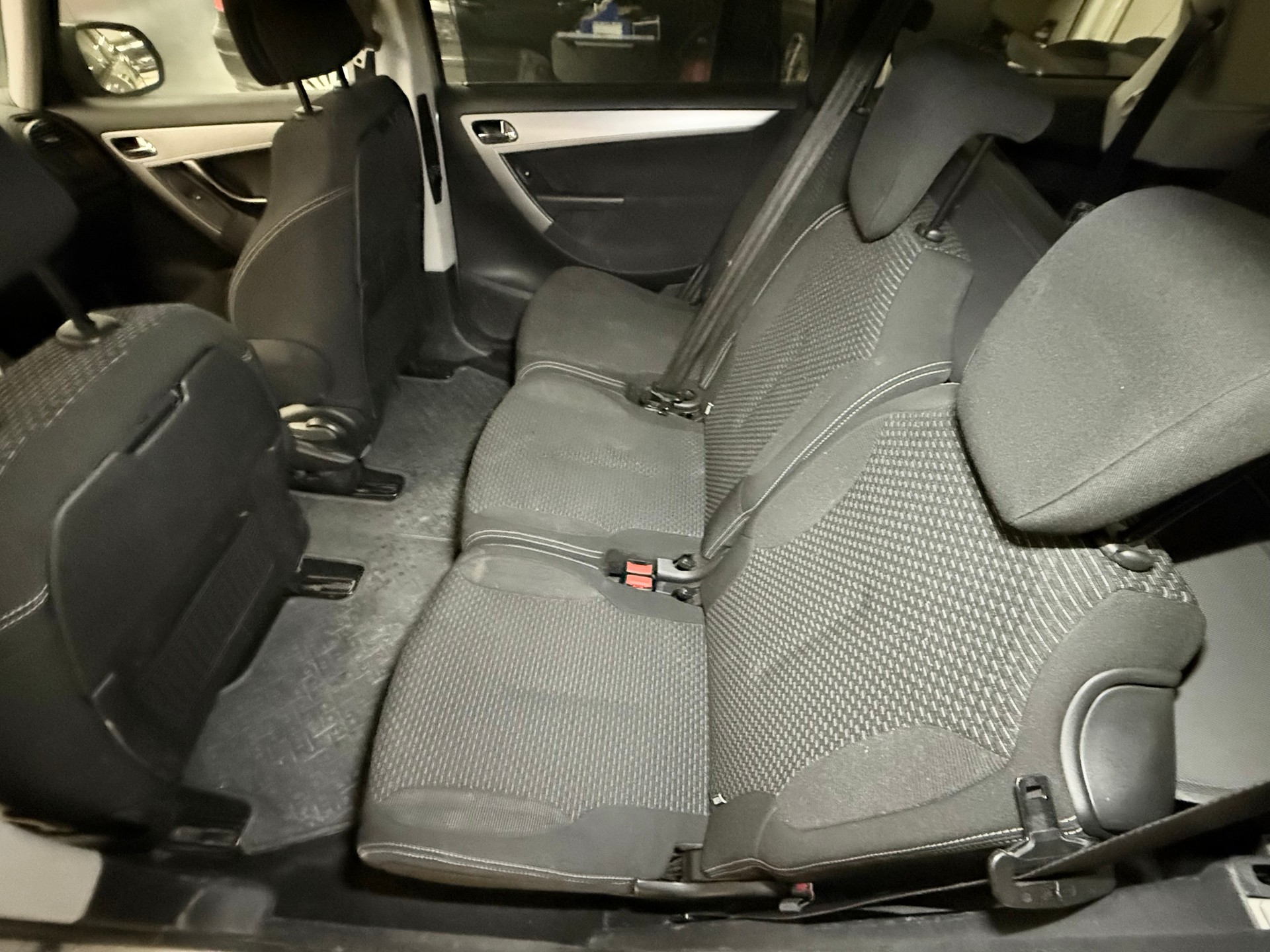 CITROEN Grand C4 Picasso 2.0 HDI Dynamique-image-11