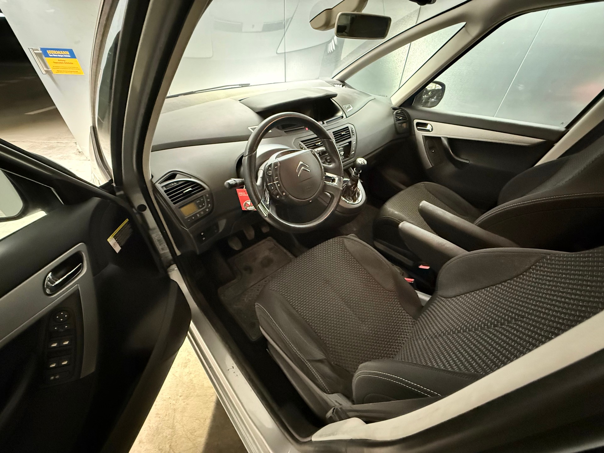 CITROEN Grand C4 Picasso 2.0 HDI Dynamique-image-8