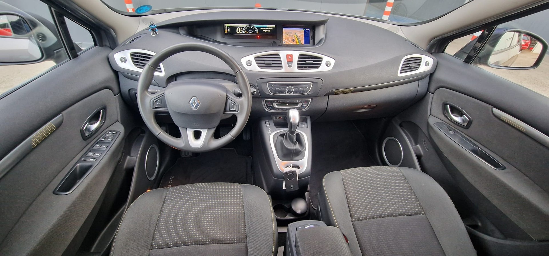 RENAULT Grand Scénic 2.0 16V Privilège X-Tronic CVT-image-14