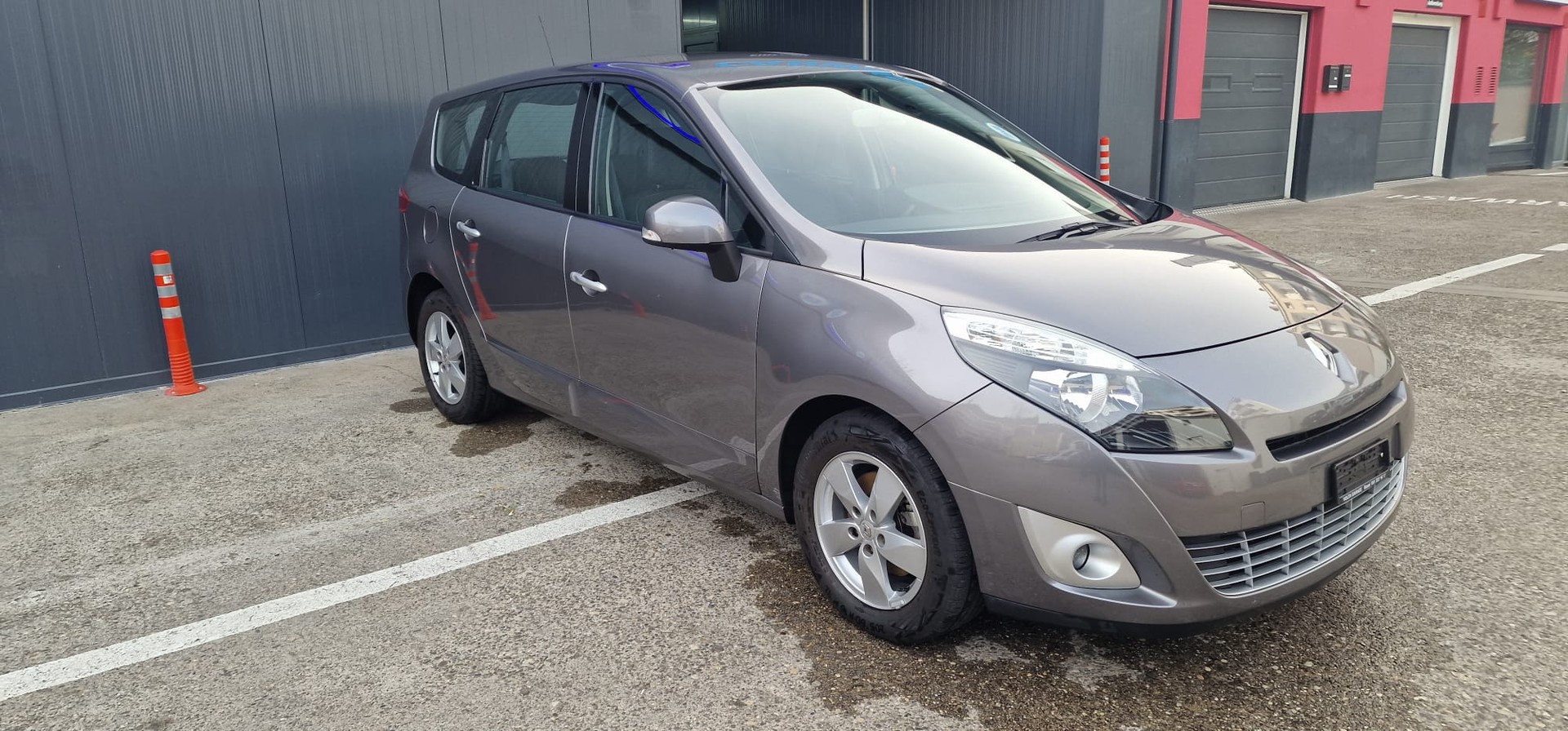 RENAULT Grand Scénic 2.0 16V Privilège X-Tronic CVT-showroom-element-2