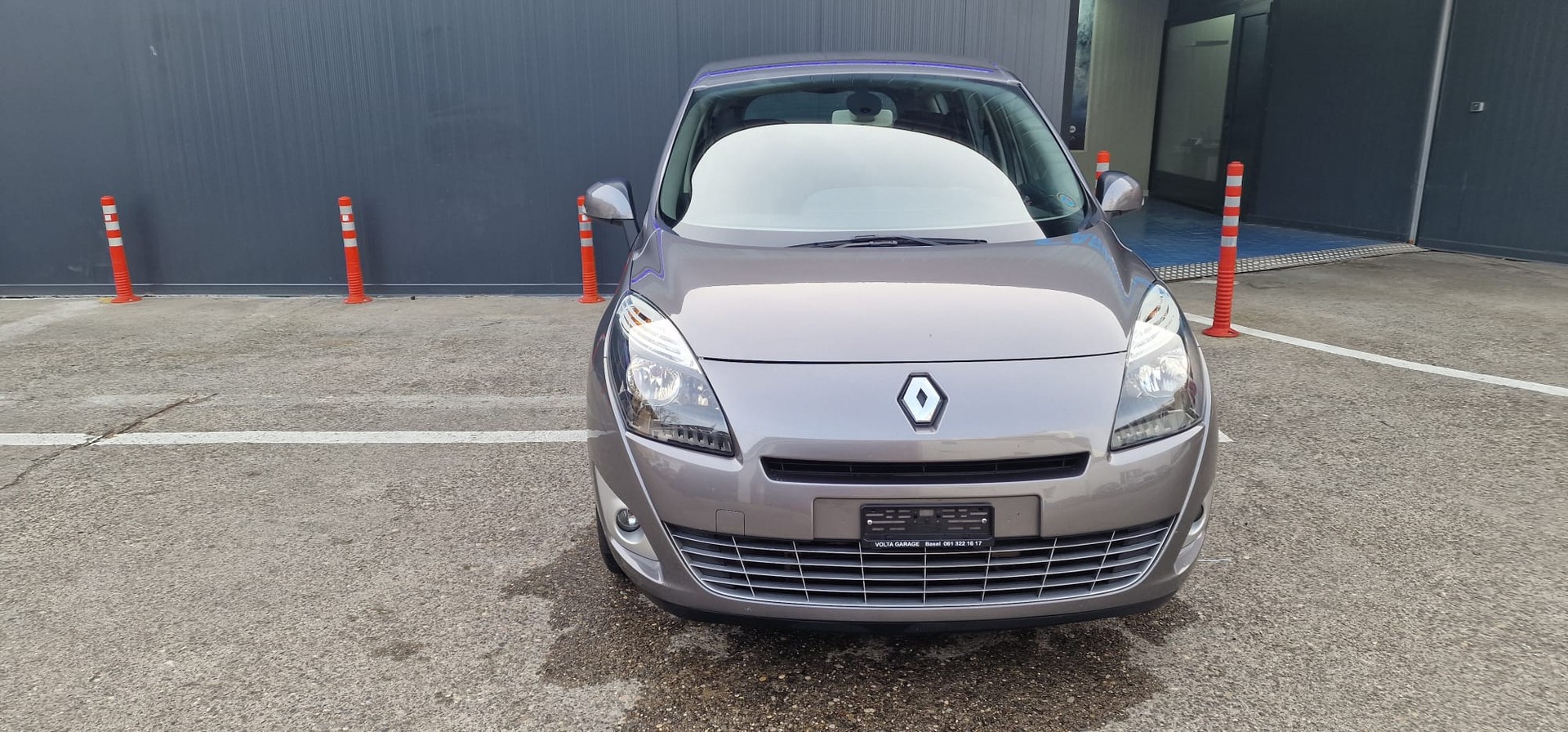 RENAULT Grand Scénic 2.0 16V Privilège X-Tronic CVT-image-9