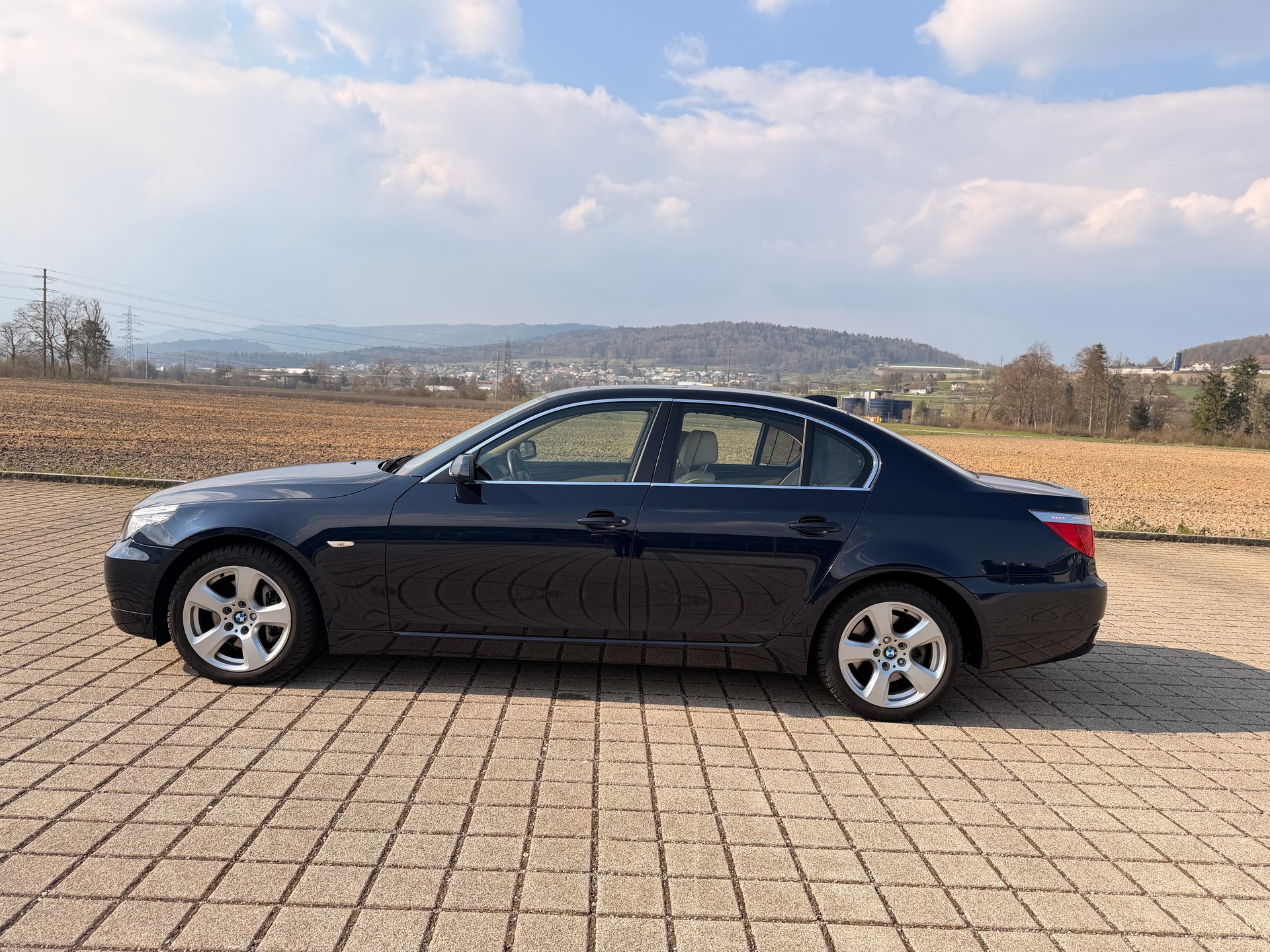 BMW 530xi Steptronic-image-12
