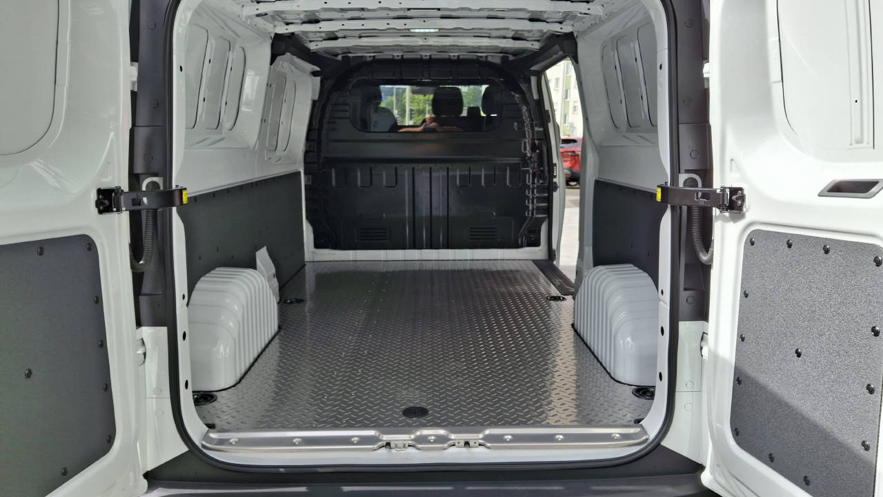 MAXUS Deliver 7 Kaw. L2H1 2.0 TD Base-image-6