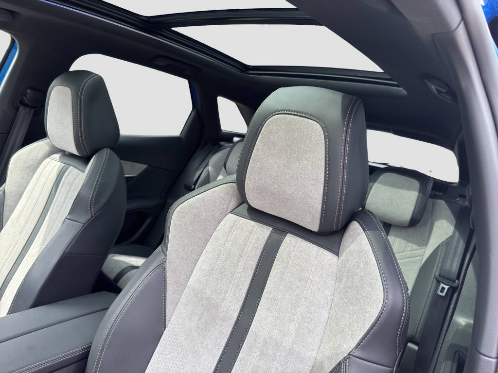 PEUGEOT 3008 1.6 Plug-in Hybrid4 GT-image-15