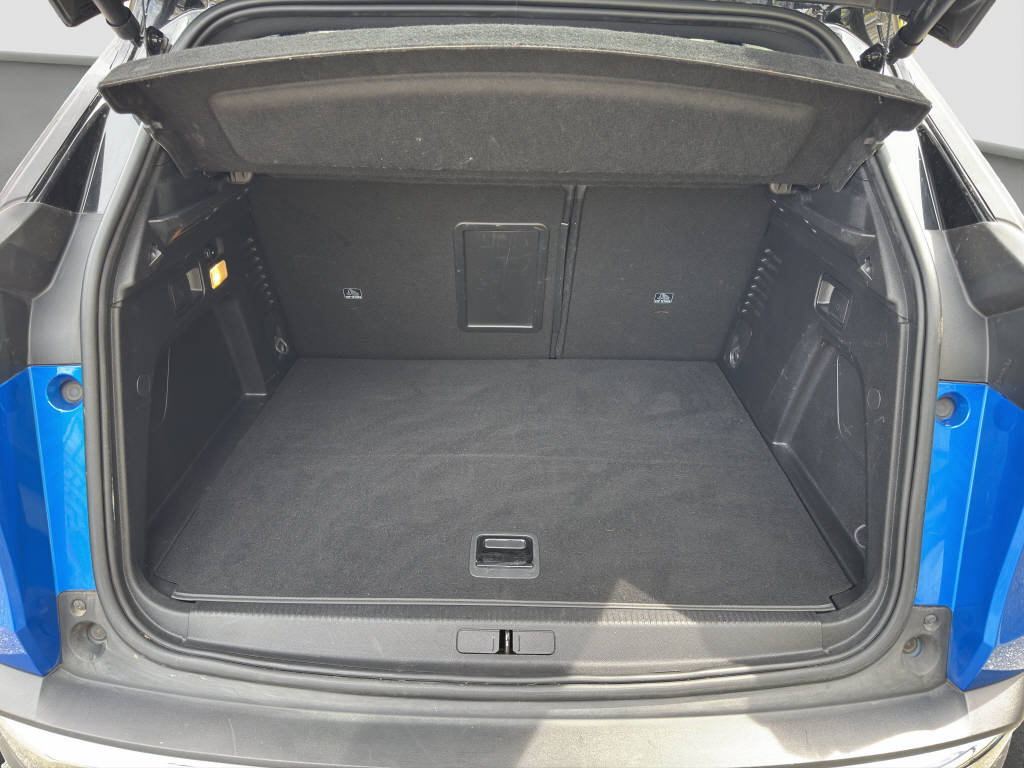 PEUGEOT 3008 1.6 Plug-in Hybrid4 GT-image-11
