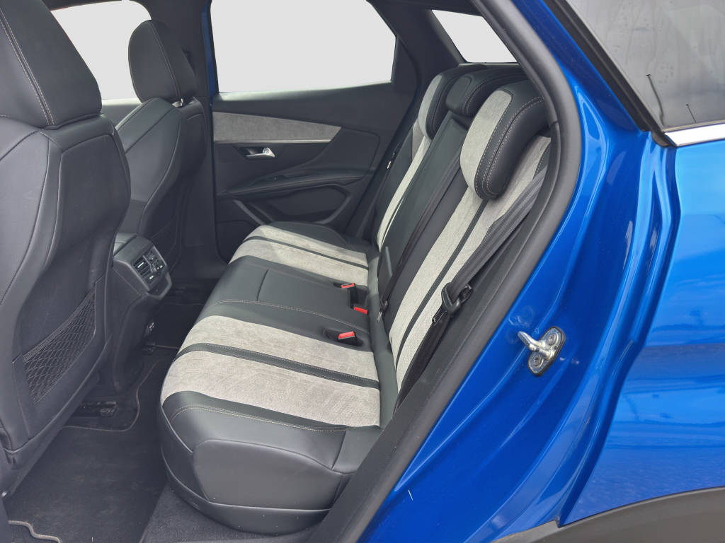PEUGEOT 3008 1.6 Plug-in Hybrid4 GT-image-10