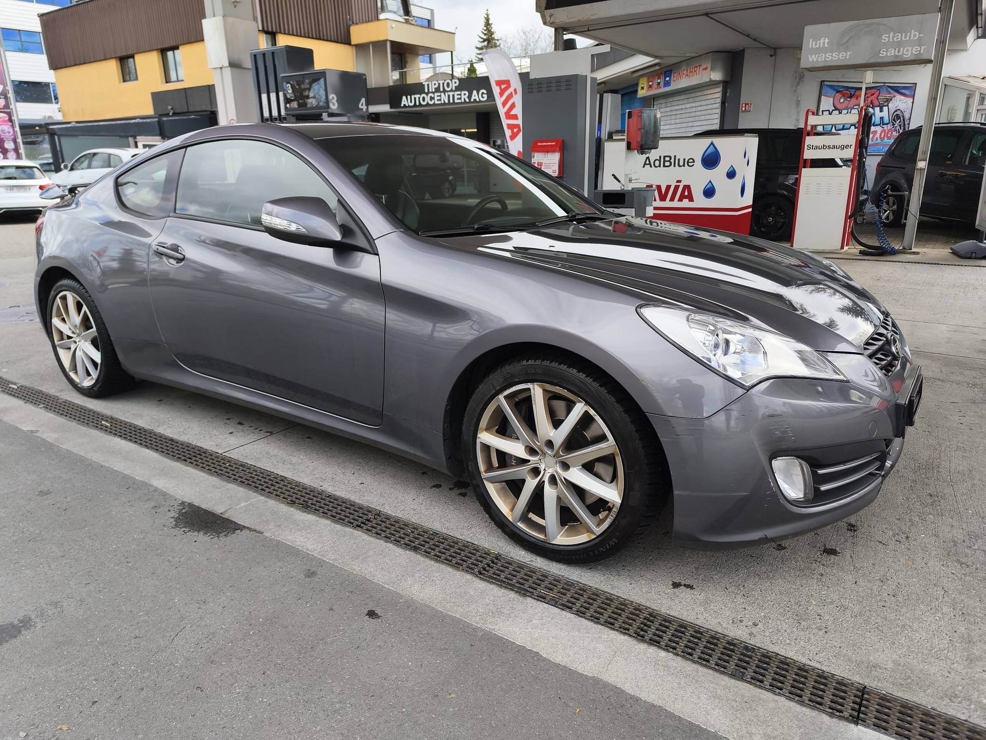 HYUNDAI Genesis 3.8 V6 Automatic