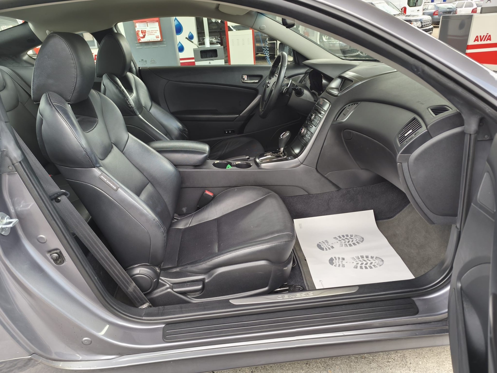 HYUNDAI Genesis 3.8 V6 Automatic-image-15