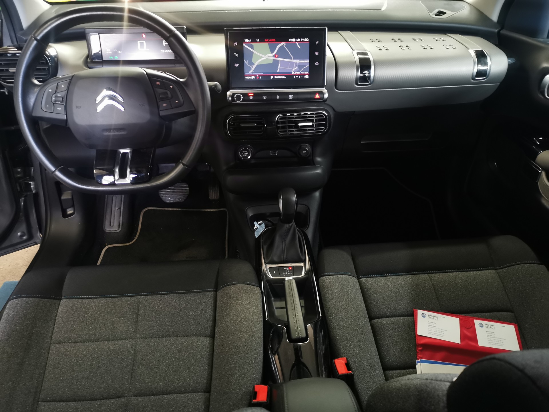 CITROEN C4 Cactus 1.5 Blue HDi Shine EAT6-image-9