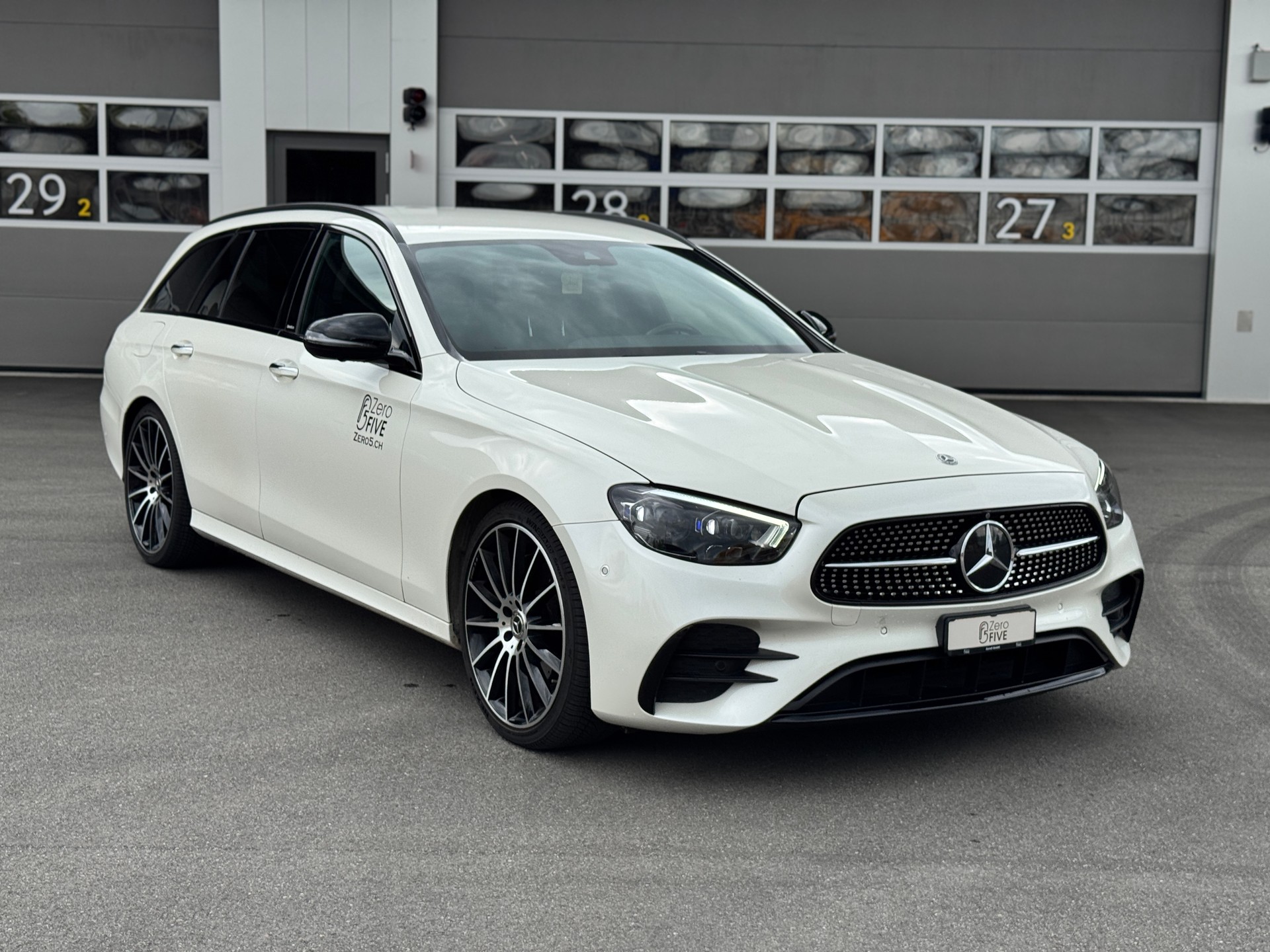 MERCEDES-BENZ E 220 d T 4Matic AMG Line 9G-Tronic