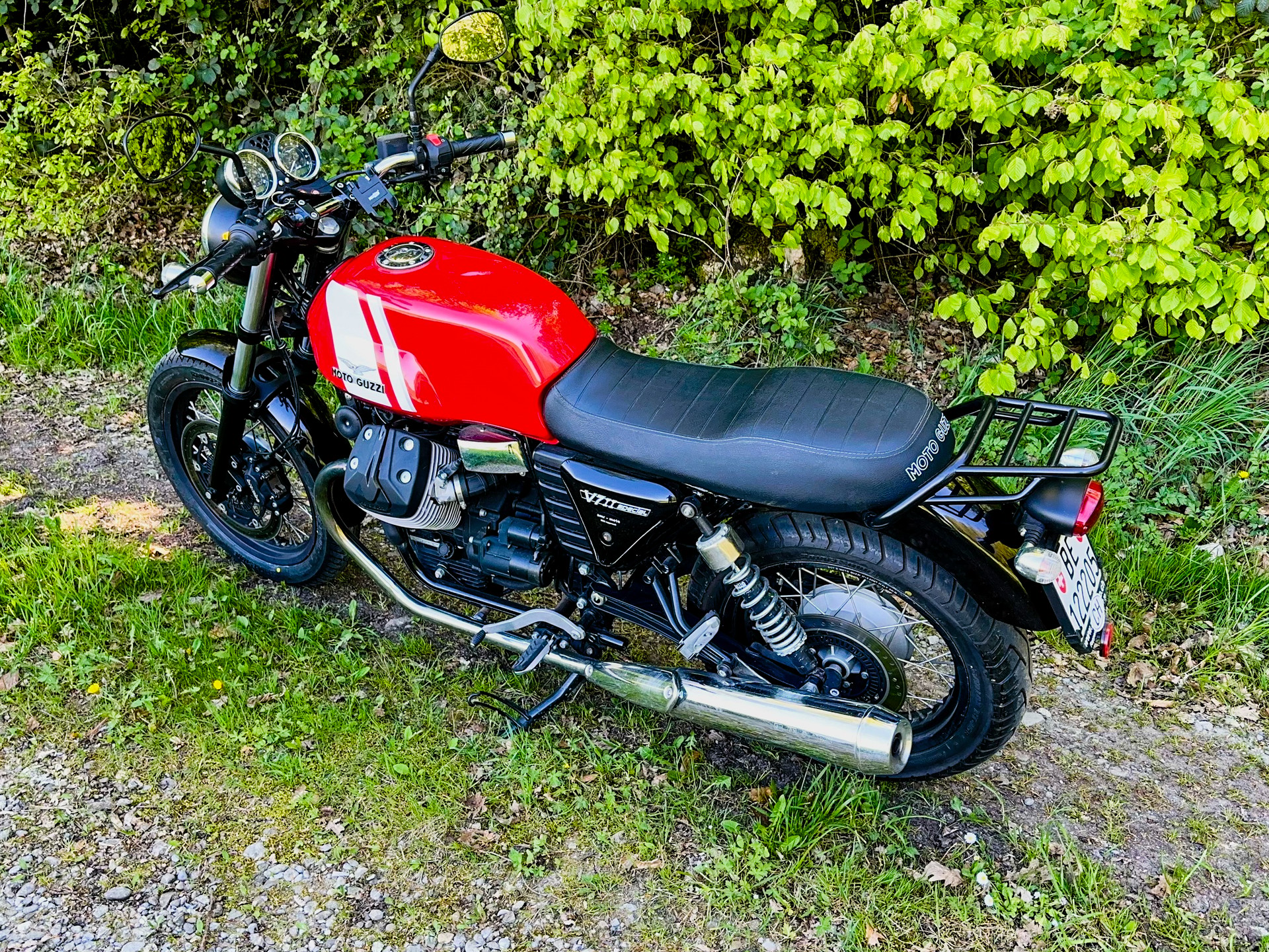 MOTO GUZZI V7 II Special 750 ABS-image-2