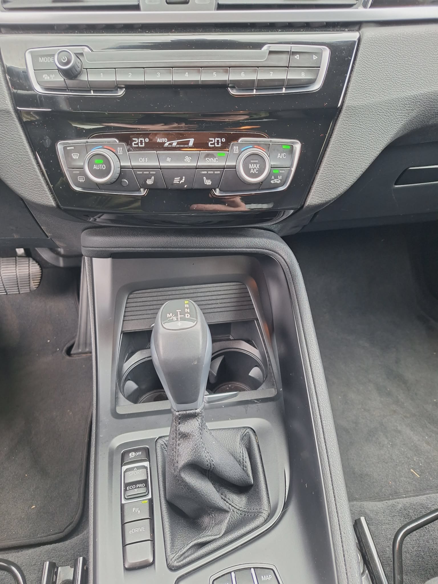 BMW X1 xDrive 25e Steptronic-image-13